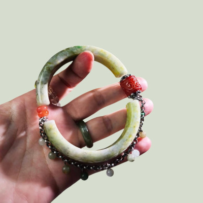 眼緣坊&時予鎏藏 天然 緬甸 翡翠 A貨 「山野藏翠・流蘇對鐲」 屏東市現貨 #翡翠之美 #翡翠鑑定師 台灣現貨