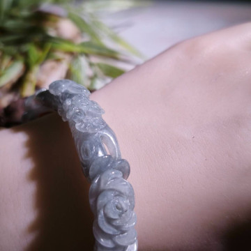 眼緣坊&時予鎏藏 【墨染芳華．玲瓏骨】全手工鏤空雕刻牡丹梅花枝 緬料A貨翡翠 起膠感烏雞手鐲 57.8圈口 老師傅手工雕刻、鏤空、拋光 屏東市現貨 僅此一只! 好工藝值得收藏!