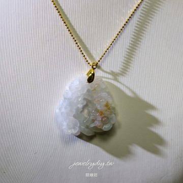 眼緣坊&時予鎏藏  《胭脂梅》天然緬甸翡翠 A 貨，灑紅梅花枝手工鏤空雕刻吊墜附證書 招財 收藏/自用/贈禮