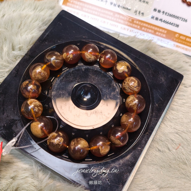 眼緣坊 天然緬甸妖花根珀手串｜13mm+・約19.7g・16.5–17cm手圍｜附地大證書07226