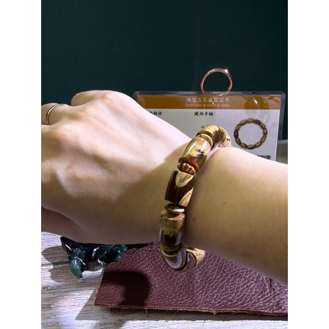 時予鎏藏&眼緣坊 畢業級 天然 緬甸 精工 白根 溶洞蜜 同料 ㄧ刀料 妖花 大桶珠 18.5手圍 中地大國檢證書02481 屏東市現貨 只此一條🙏 琥珀 根珀