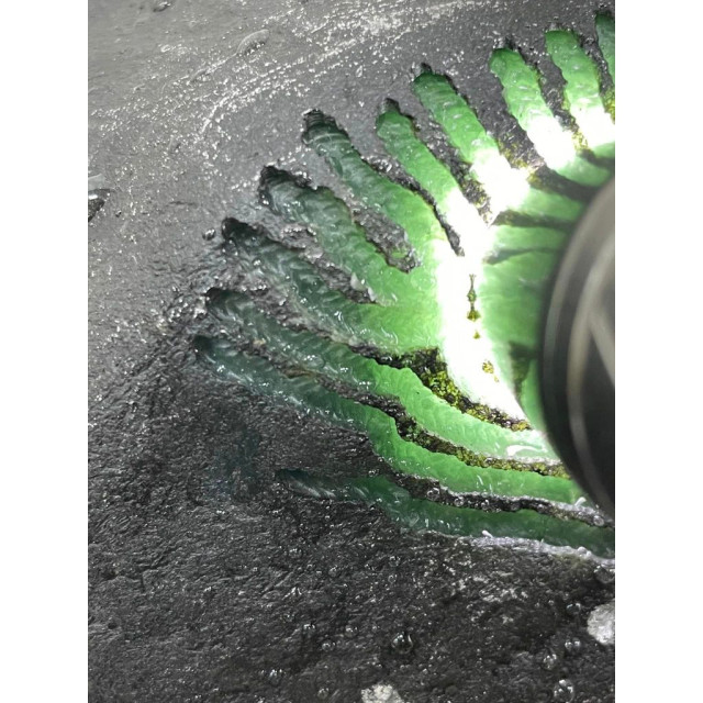 眼緣坊 緬甸 翡翠原石 格應角 正場口 1.93公斤 皮殻緊緻 肉細水長 冰膠感十足 附中國國檢證書NGTC 屏東市現貨