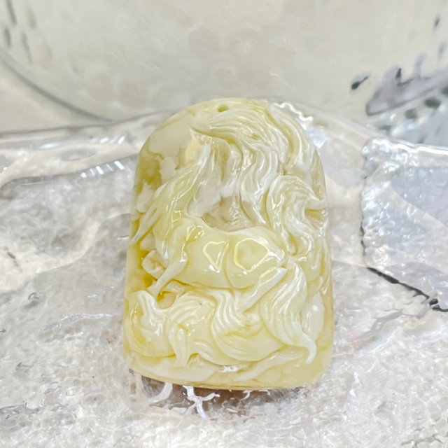 已結緣! 眼緣坊 天然 高貨 俄料 蜜蠟 靈狐 九尾狐 原皮 吊墜 蜜滿蠟實帶骨瓷白 附地大證書 鳳山現貨支持複檢