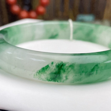 眼緣坊 收藏級 高貨 天然 獨龍玉/非洲翠 58.5圈口 手鐲 玉肉老礦起剛性 飄花意境感 附中玉證書屏東現貨