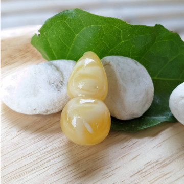 眼緣坊 天然 小高貨 俄料 蜜蠟 無孔 妖孽 小 葫蘆 雕刻件 蜜滿蠟實奶白奶白 屏東現貨 支持複檢 證書編號13788