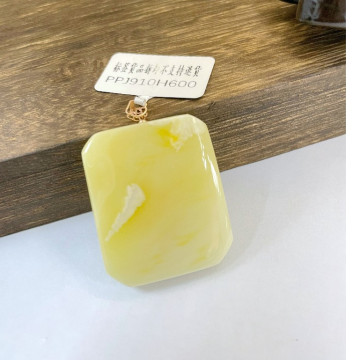 眼緣坊 天然 高貨 俄料 蜜蠟 無事牌 18k金 扣頭 方塊 吊墜 蜜滿蠟實螢光帶瓷白屏東現貨附地大證書支持複檢
